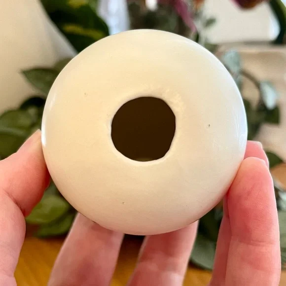 Ceramic Egg with Pink and Green Floral Design Signed Cheri - Picture 4 of 6